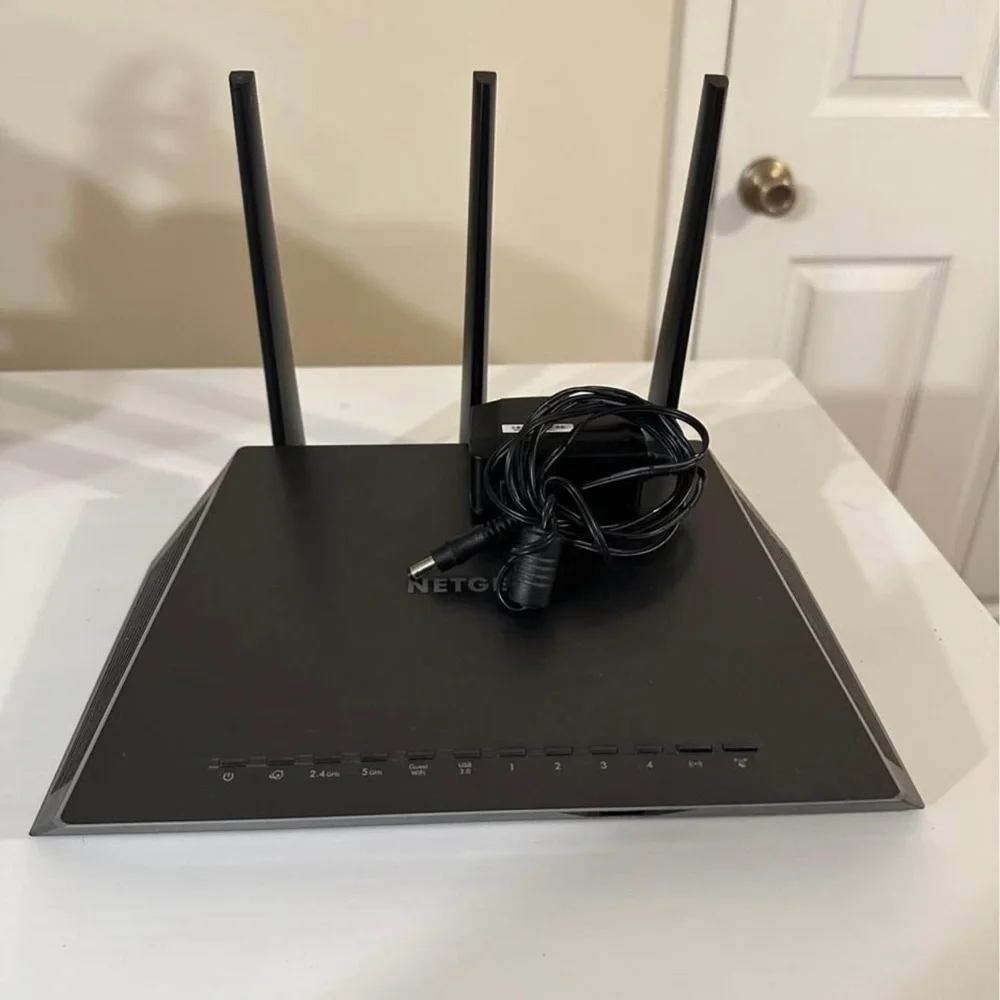 NETGEAR NightHawk Dual-Band Wifi Router - Picture 2 of 4